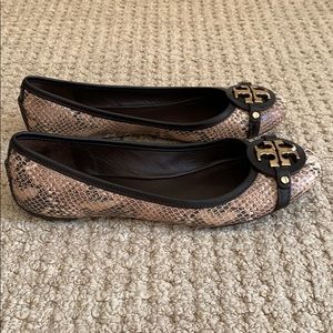 Tory Burch Aaden Leather Flat in Snakeskin